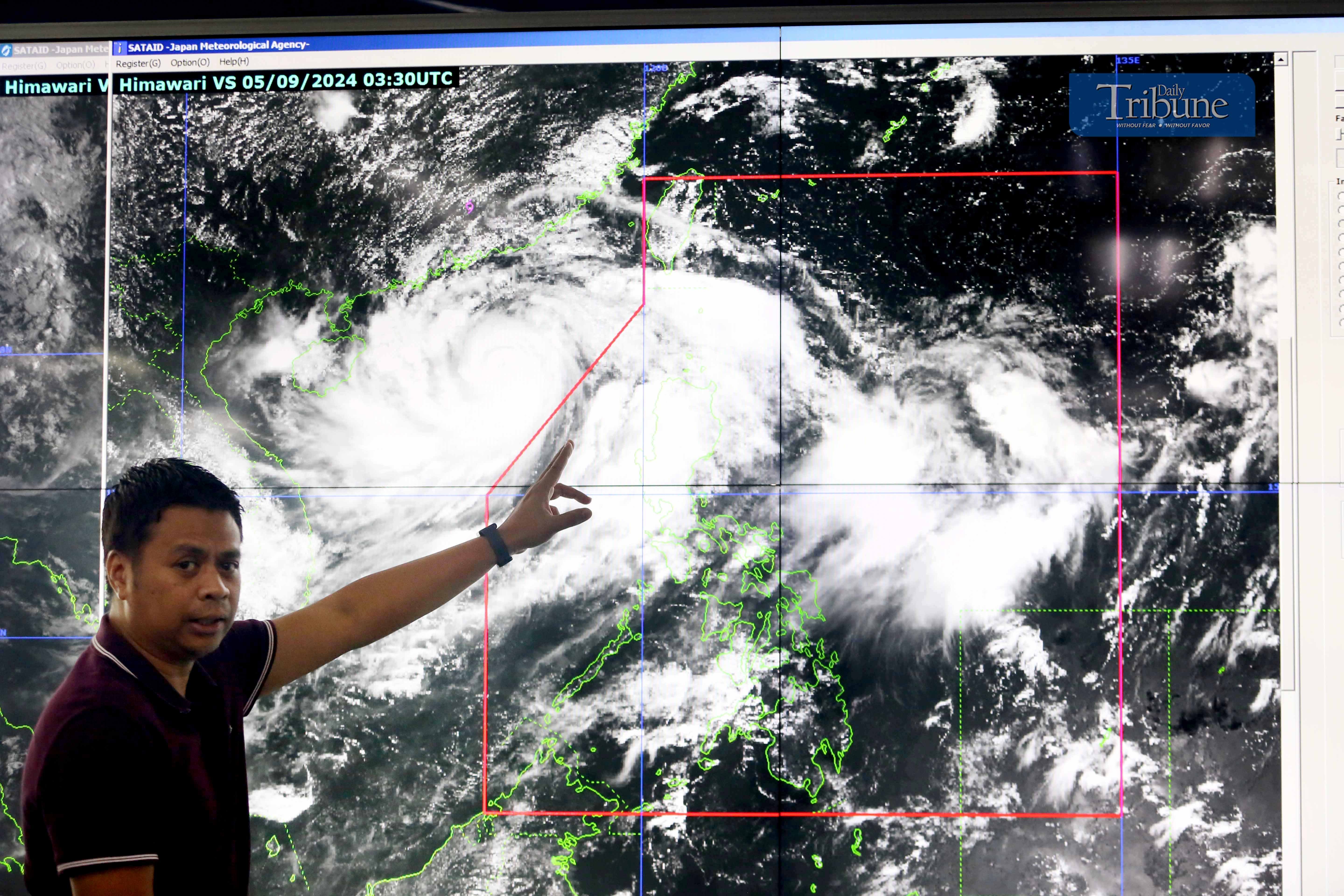 LOOK: PAGASA Assistant Weather Services Chief Chris Perez monitored the departure of Severe Tropical Storm "Enteng", which was impacting the western section of Northern Luzon on Thursday, 5 September 2024 in Quezon City. Additionally, a new low-pressure area (LPA) has formed within the Philippine Area of Responsibility (PAR) and may slightly enhance the southwest monsoon, locally known as habagat, through Saturday.